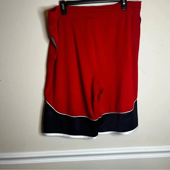 Under armor shorts - Picture 3 of 4